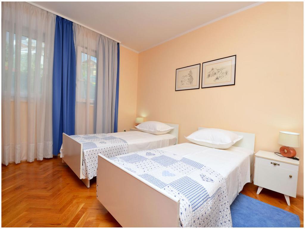 Apartment Laura Podstrana Pokój zdjęcie