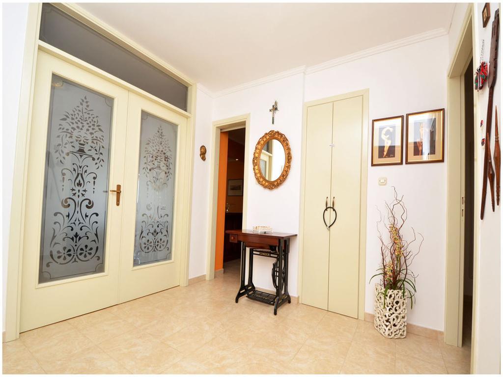 Apartment Laura Podstrana Pokój zdjęcie