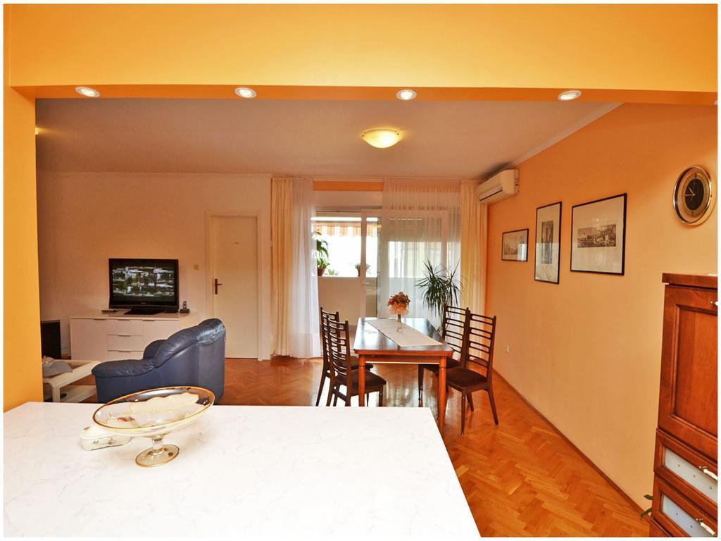 Apartment Laura Podstrana Pokój zdjęcie