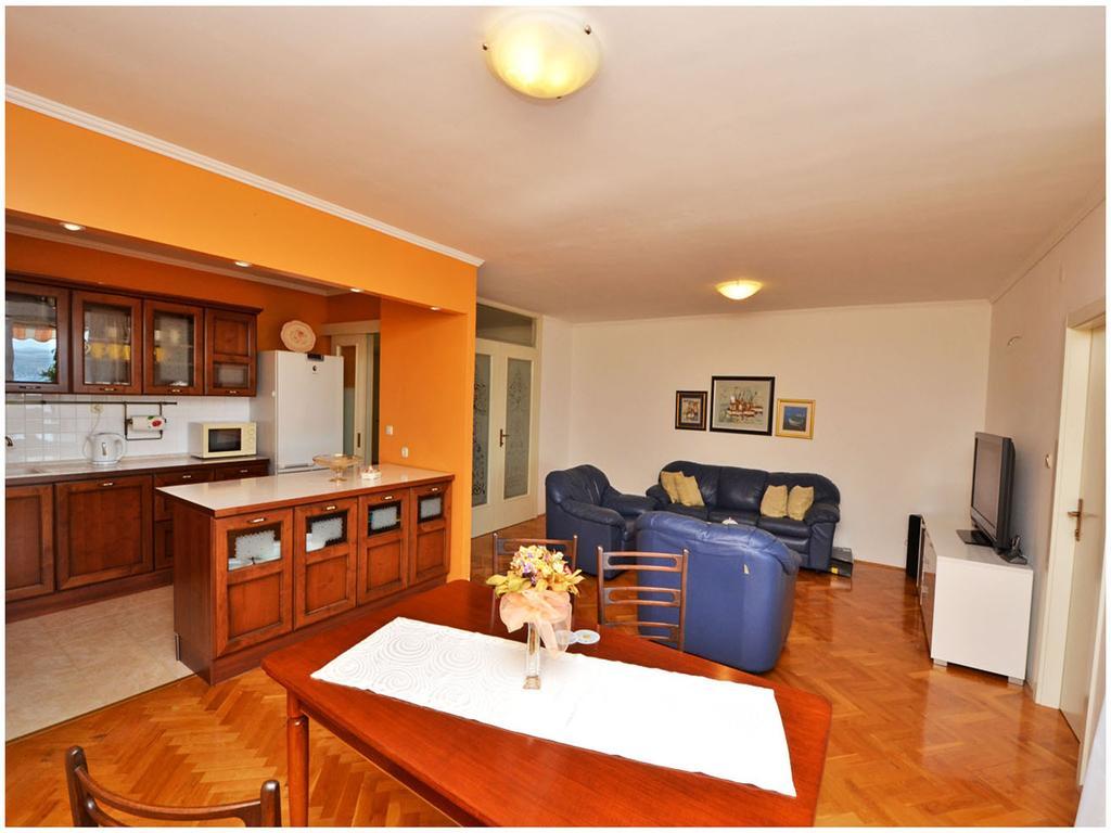 Apartment Laura Podstrana Pokój zdjęcie