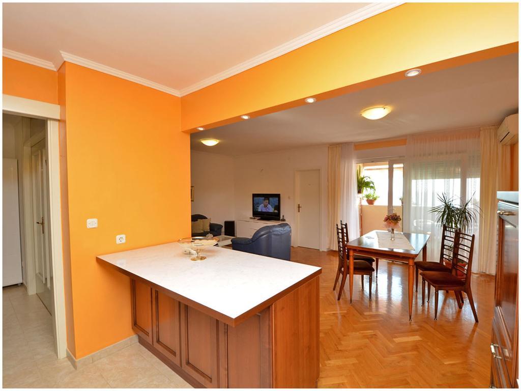 Apartment Laura Podstrana Pokój zdjęcie